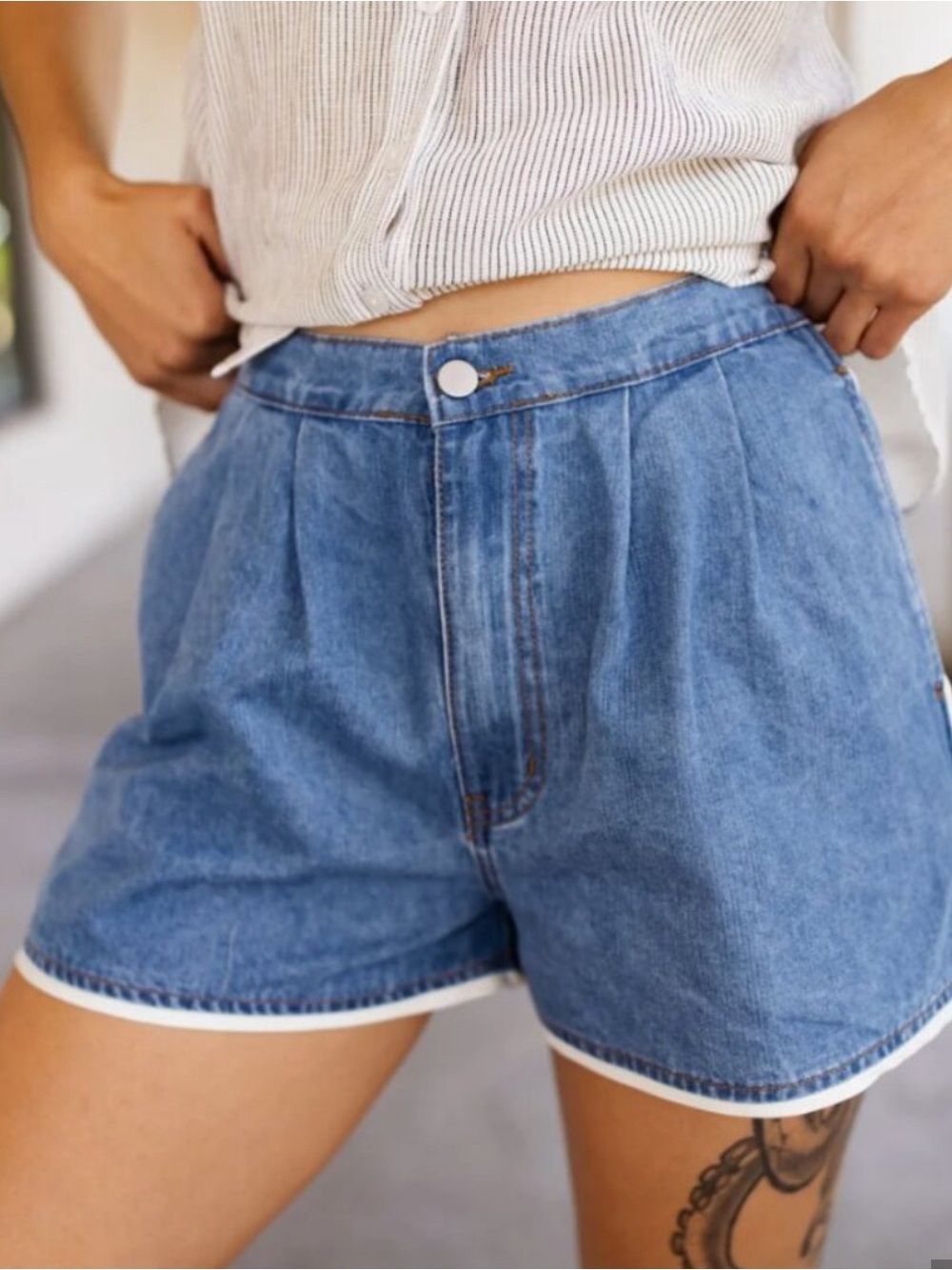 Blue Pleated Denim Shorts with Contrast Trim size M - Picture 10 of 10